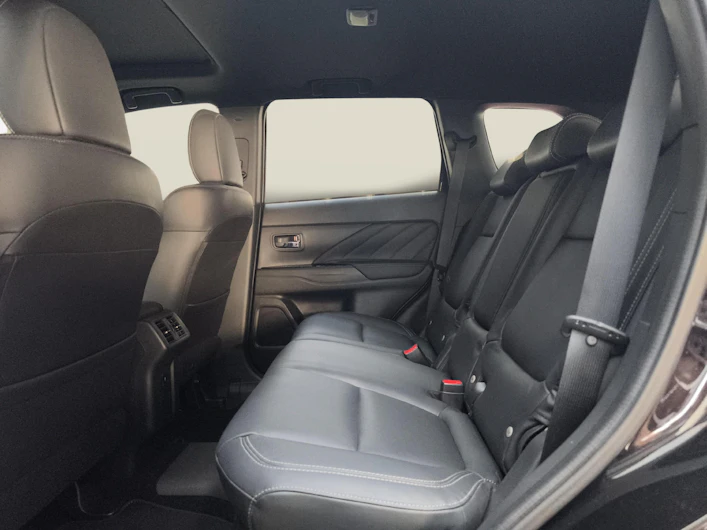 Fahrzeugbild MITSUBISHI OUTLANDER