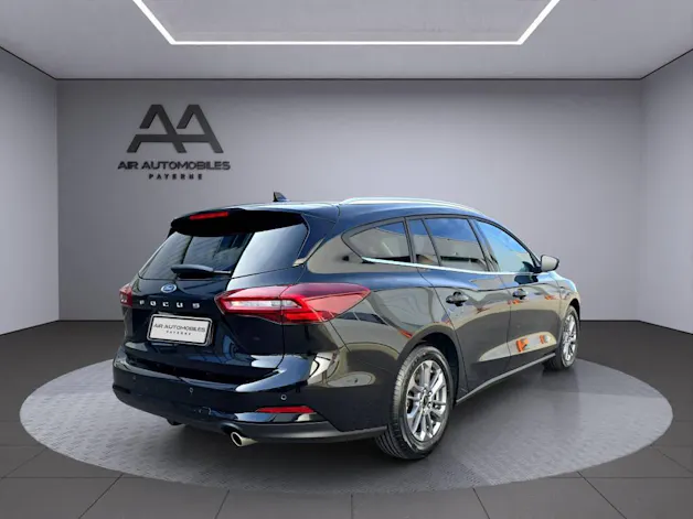 Ford Focus Station Wagon 1.0i EcoB Hybrid 155 Titanium