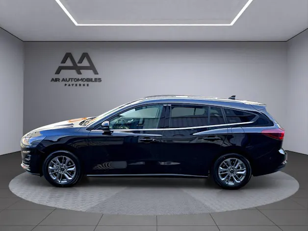 Ford Focus Station Wagon 1.0i EcoB Hybrid 155 Titanium