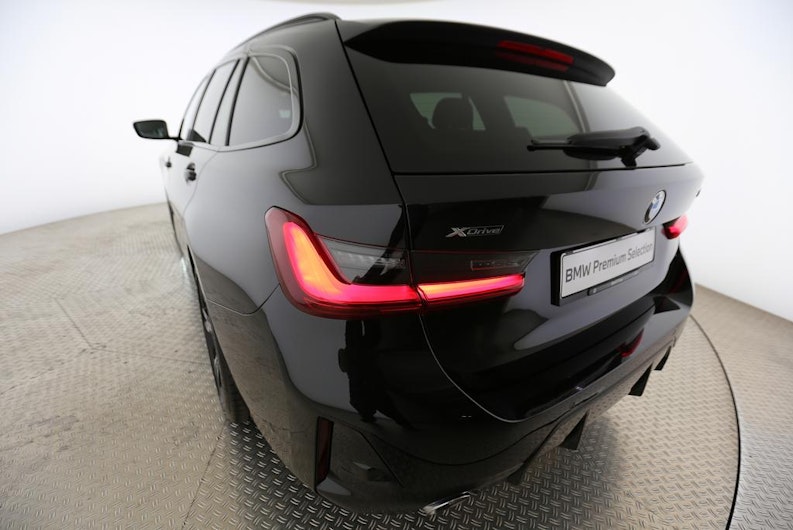 Vehicle image BMW 3 SERIES