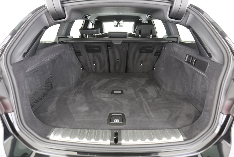 Vehicle image BMW 3 SERIES