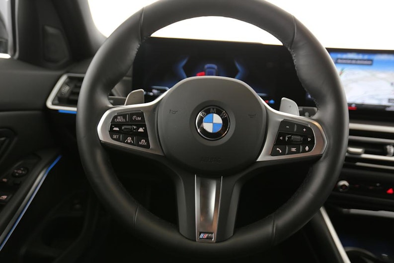 Vehicle image BMW 3 SERIES