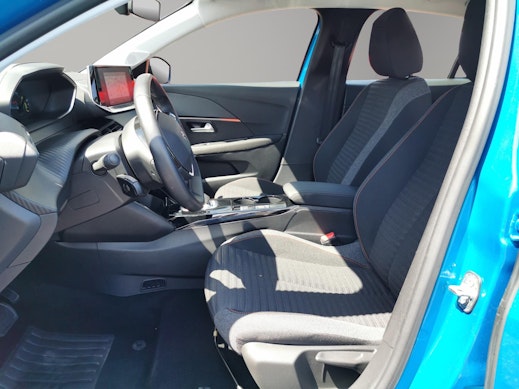 PEUGEOT 208 e-Active 1