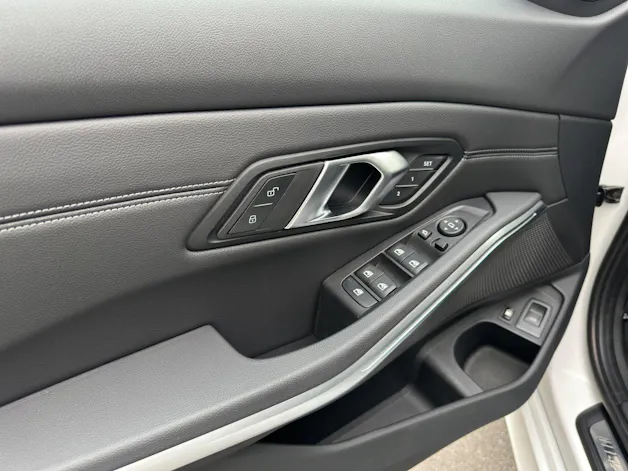 BMW 330e xDrive SAG Touring