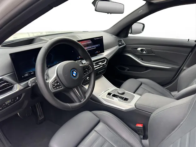 BMW 330e xDrive SAG Touring
