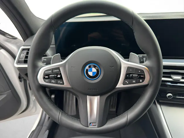 BMW 330e xDrive SAG Touring