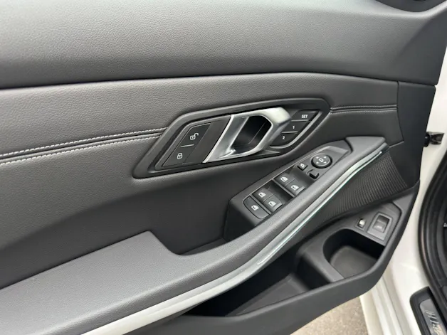 BMW 330e xDrive SAG Touring