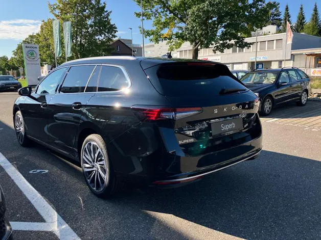 Škoda Superb Combi 2.0 TSI L & K 4x4 DSG