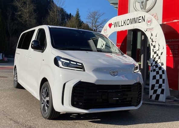 First vehicle image First vehicle image