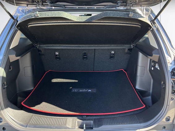 Vehicle image 6 Vehicle image 6