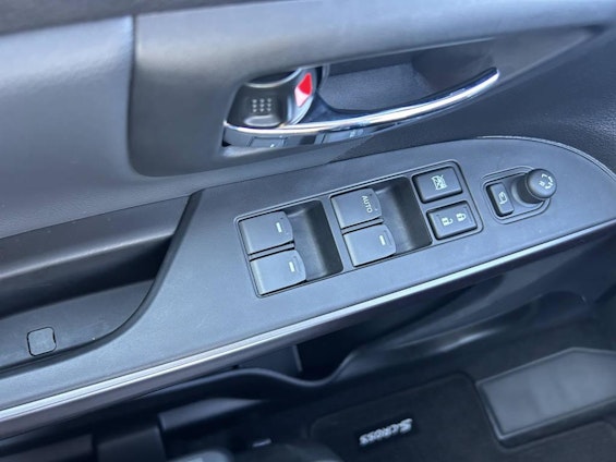 Vehicle image 10 Vehicle image 10