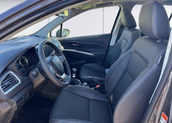 Vehicle image 9 Vehicle image 9