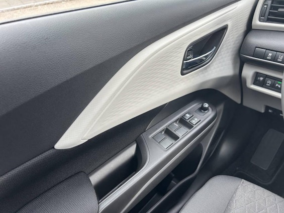 Vehicle image 10 Vehicle image 10