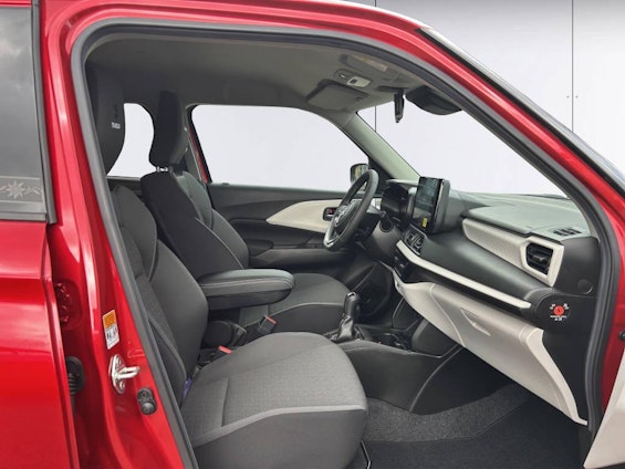 Vehicle image 14 Vehicle image 14