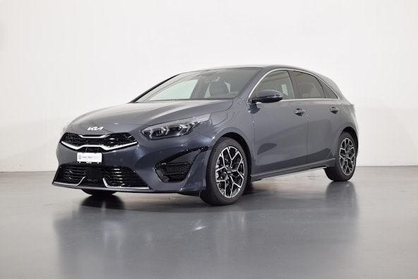 First vehicle image