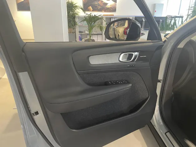 Volvo XC40 2.0 B4 MH Ultra Dark