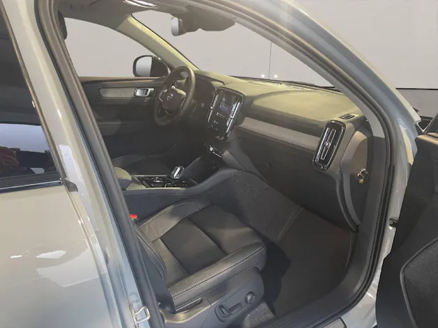 Volvo XC40 2.0 B4 MH Ultra Dark