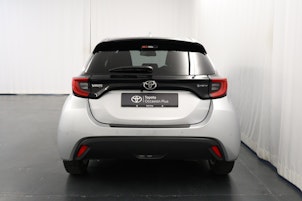 Vehicle image TOYOTA Yaris 1.5 VVT-i HSD Trend