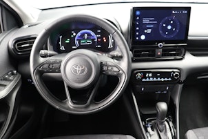 Vehicle image TOYOTA Yaris 1.5 VVT-i HSD Trend