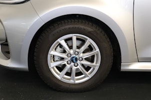 Vehicle image TOYOTA Yaris 1.5 VVT-i HSD Trend