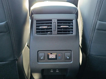 MITSUBISHI OUTLANDER 18
