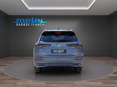 MITSUBISHI OUTLANDER 4