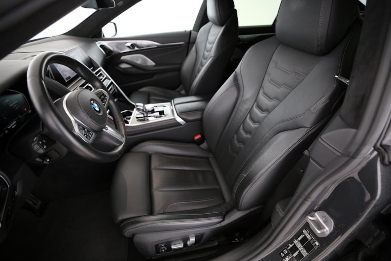 Vehicle image BMW 8 SERIES