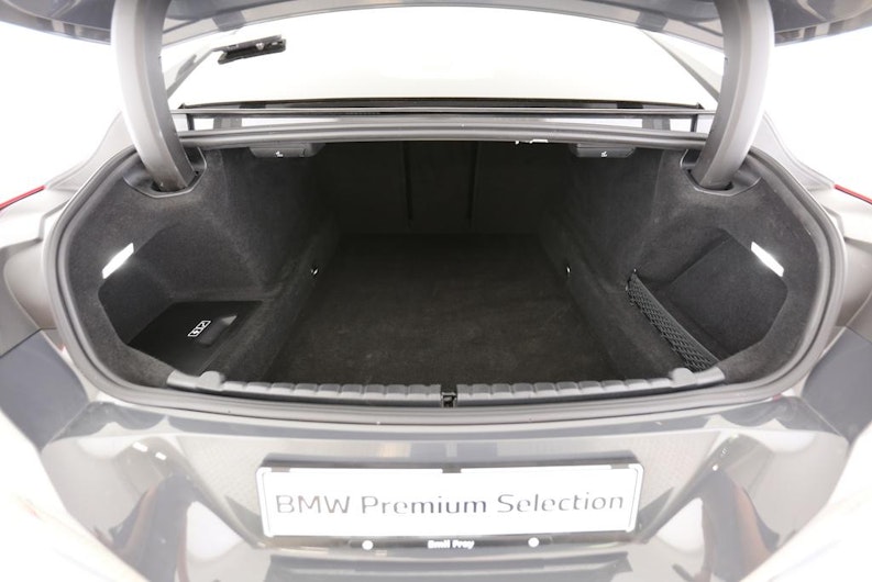 Vehicle image BMW 8 SERIES