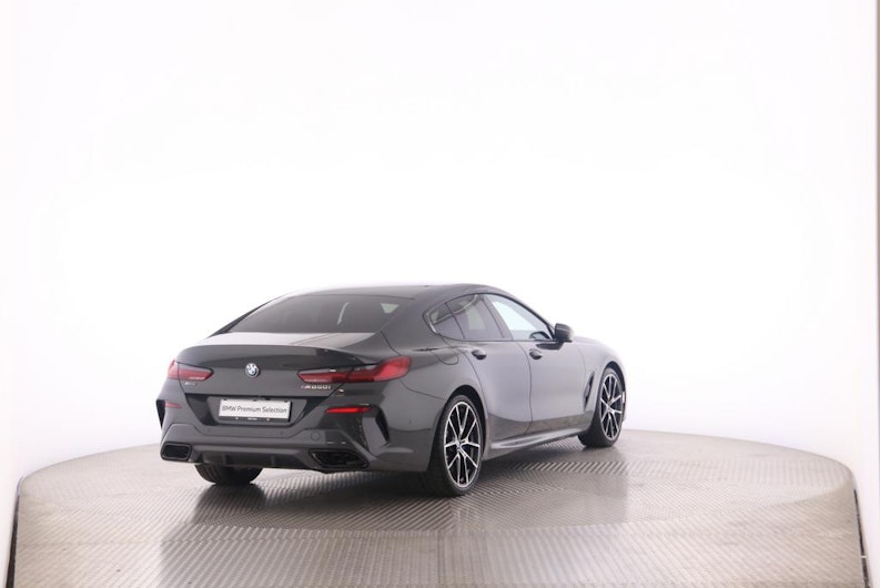 Vehicle image BMW 8 SERIES