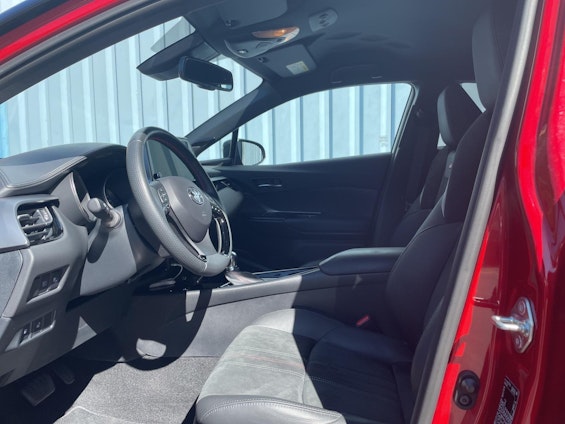 Vehicle image 9