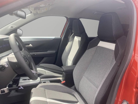 Vehicle image 6 Vehicle image 6