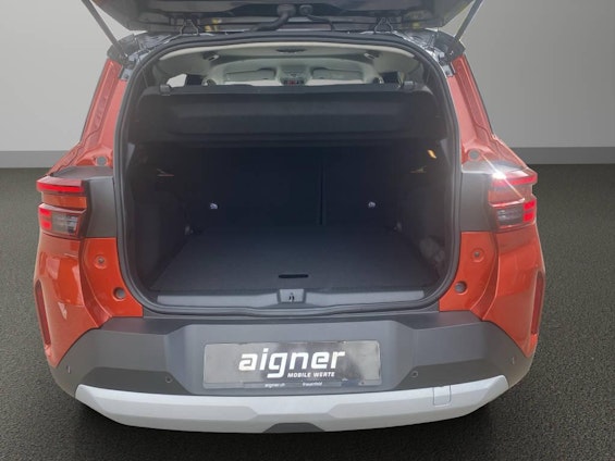 Vehicle image 8 Vehicle image 8