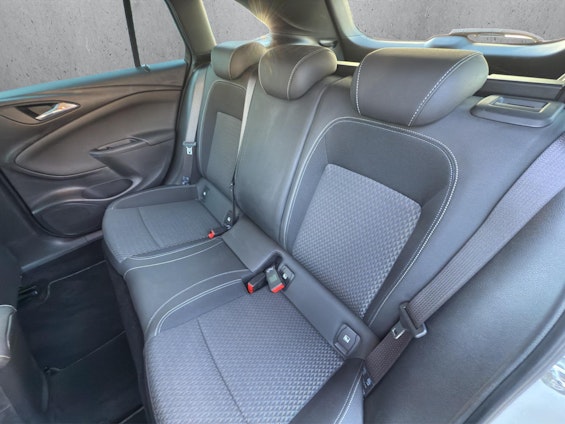 Vehicle image 10 Vehicle image 10