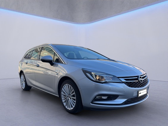 First vehicle image