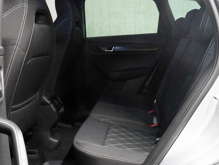 Vehicle image SKODA KAROQ