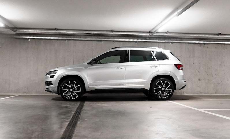 Vehicle image SKODA KAROQ