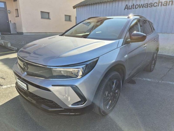 First vehicle image