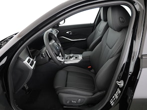 Vehicle image BMW 320d xDrive SAG Touring