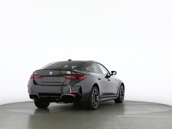 Vehicle image BMW i4