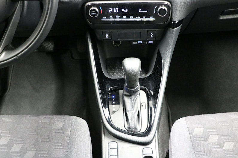 Vehicle image TOYOTA YARIS