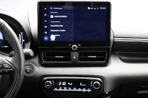 Vehicle image TOYOTA Yaris 1.5 VVT-i HSD Trend