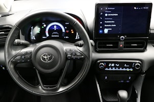 Vehicle image TOYOTA Yaris 1.5 VVT-i HSD Trend