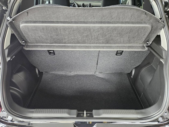 Vehicle image 5 Vehicle image 5