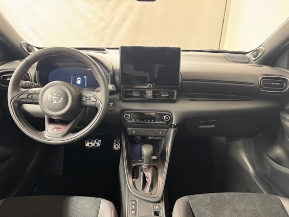 Vehicle image 7