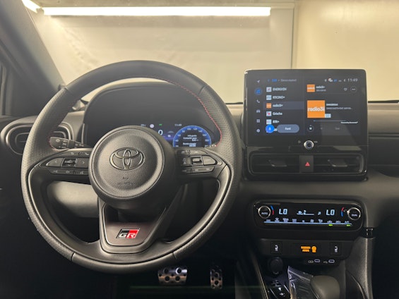 Vehicle image 6