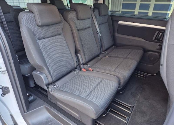 Vehicle image 6 Vehicle image 6