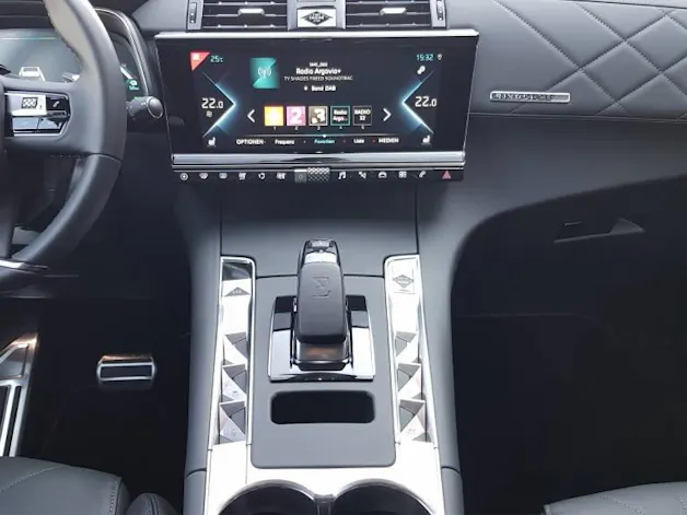 DS Automobiles 7 Crossback 1.6 E-Tense So Chic