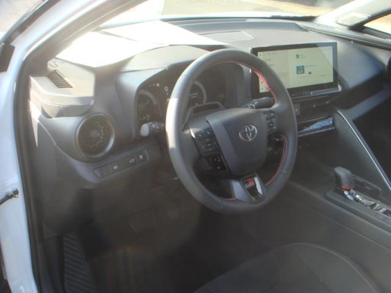 Vehicle image 7