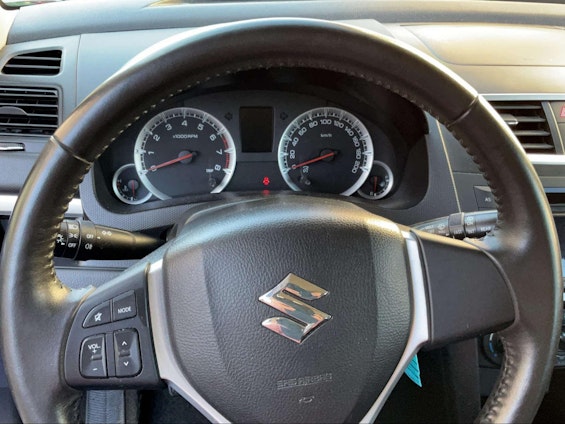 Vehicle image 13