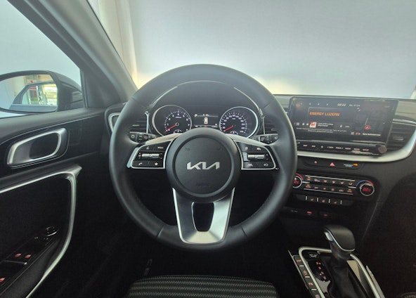 Vehicle image 6 Vehicle image 6